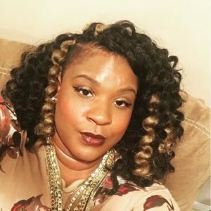 Meet your Posher, Domonique